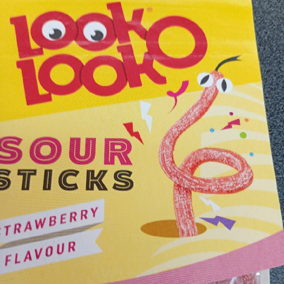Look o Look Strawberry Flour Sour Sticks