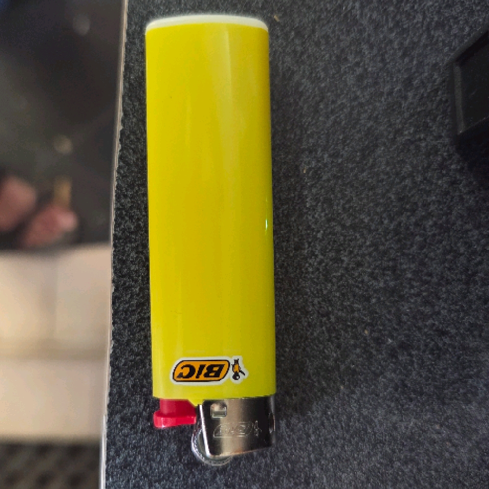 BIC slim lighter